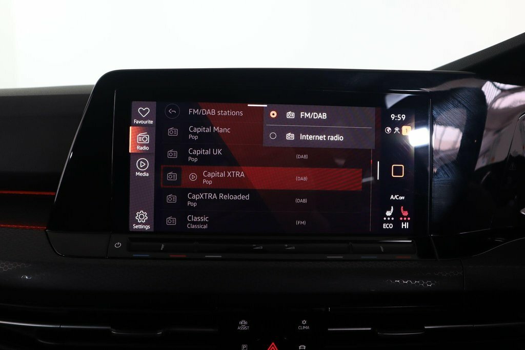 Volkswagen e-Golf Hatchback Black #37
