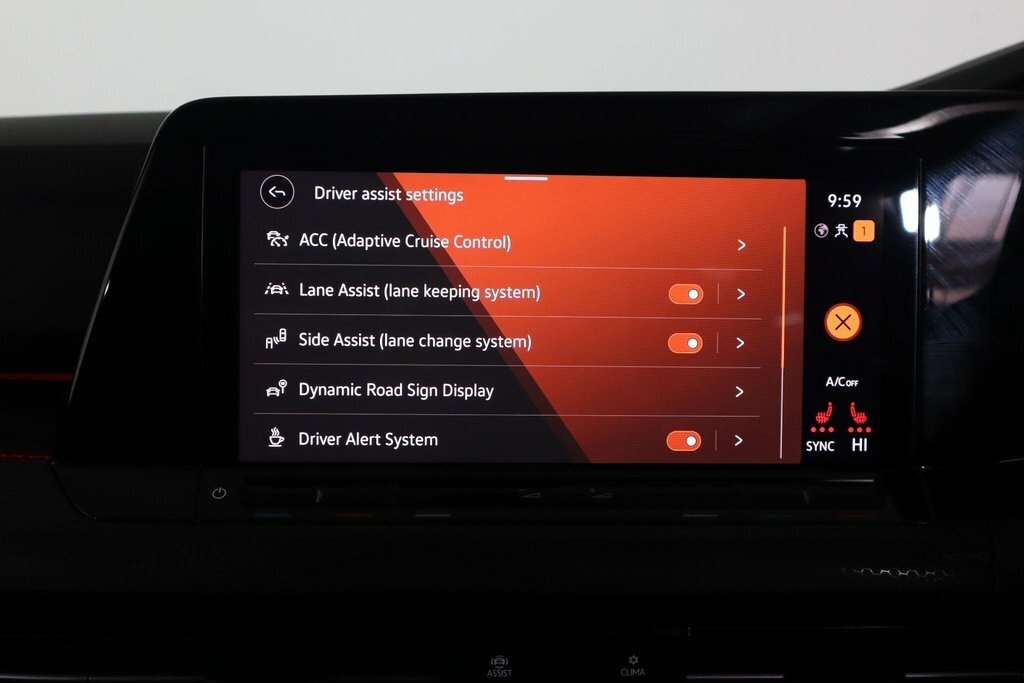 Volkswagen e-Golf Hatchback Black #40