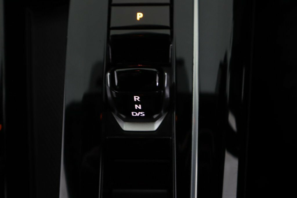 Volkswagen e-Golf Hatchback Black #21