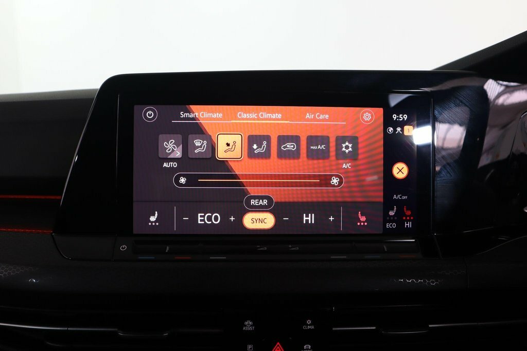 Volkswagen e-Golf Hatchback Black #38