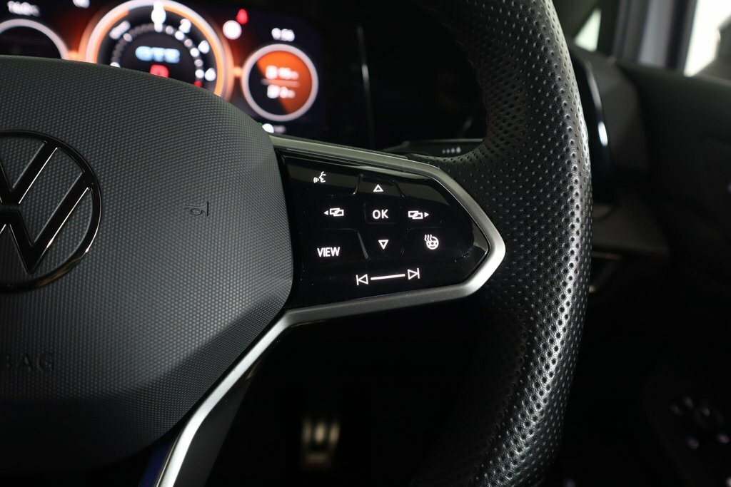 Volkswagen e-Golf Hatchback Black #16