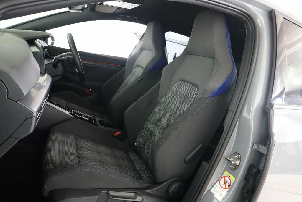 Volkswagen e-Golf Hatchback Black #13