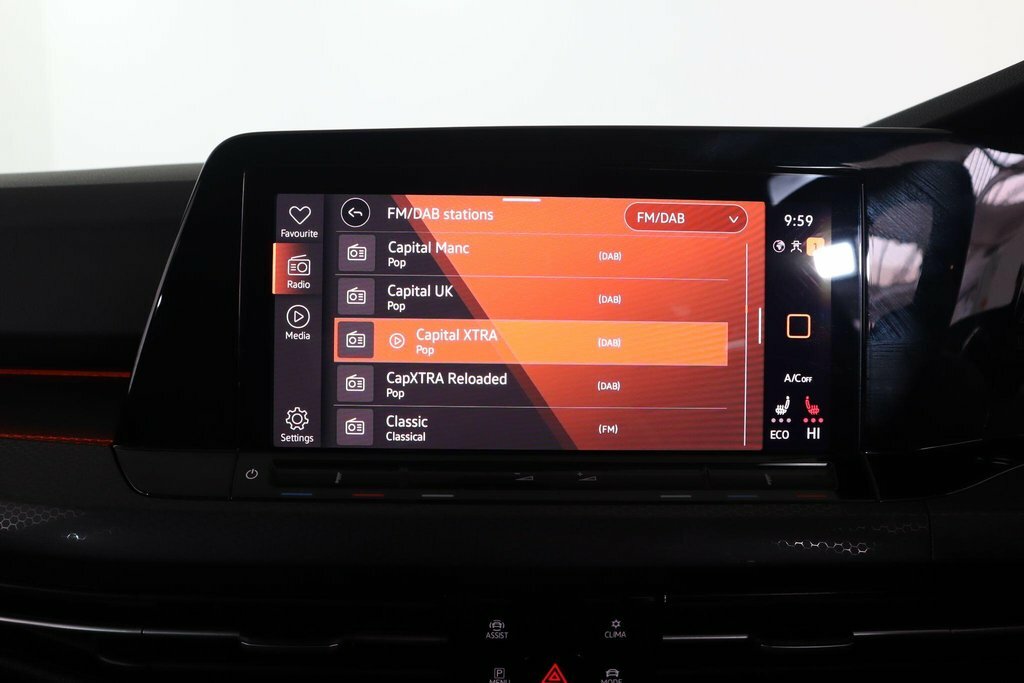 Volkswagen e-Golf Hatchback Black #36