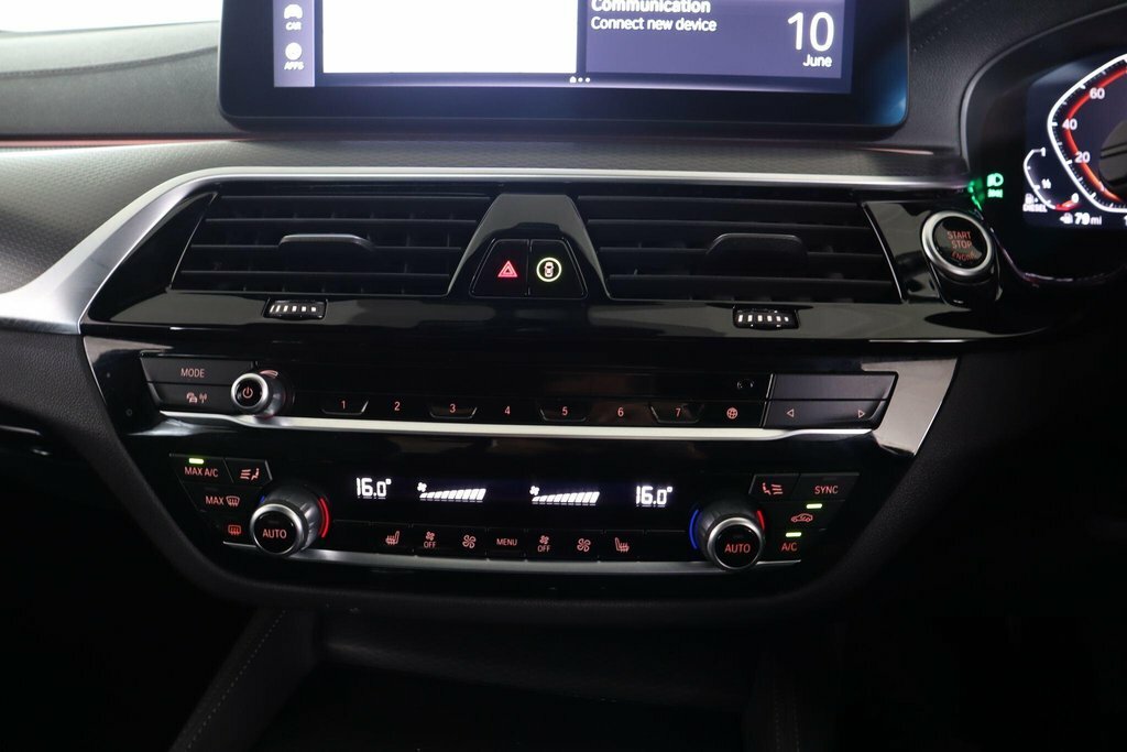 BMW 5 Series 530E Se Saloon Blue #31
