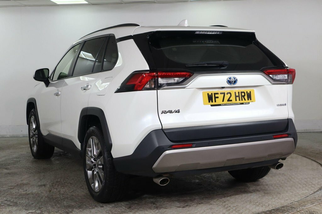 Toyota Rav 4 2.5L Excel White #4