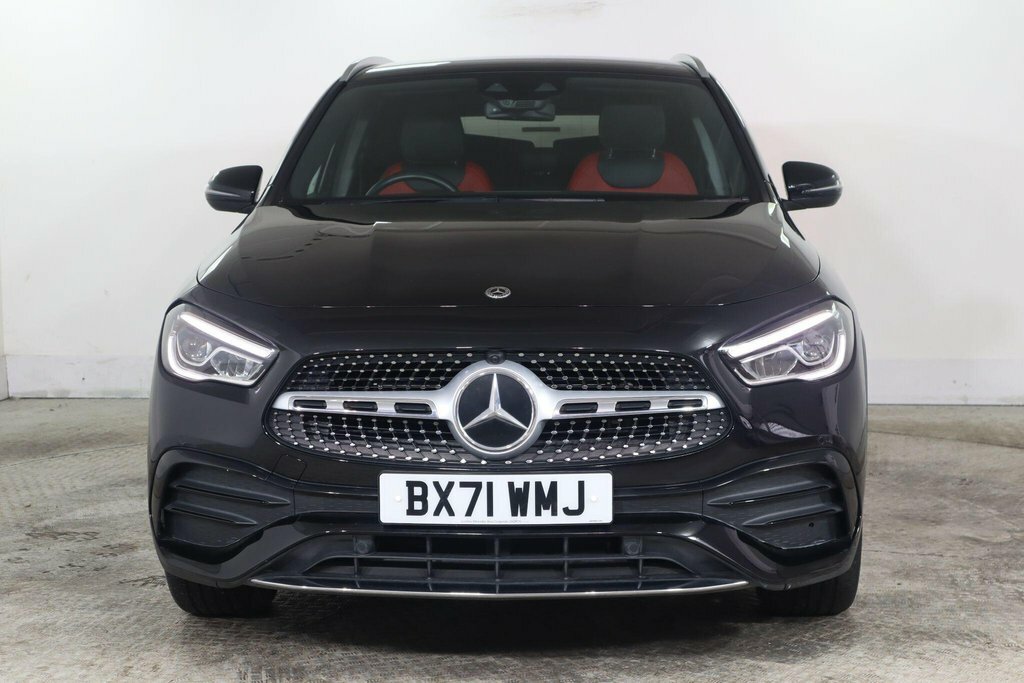 Mercedes-Benz GLA Class 1.3L Exclusive Edition Black #2