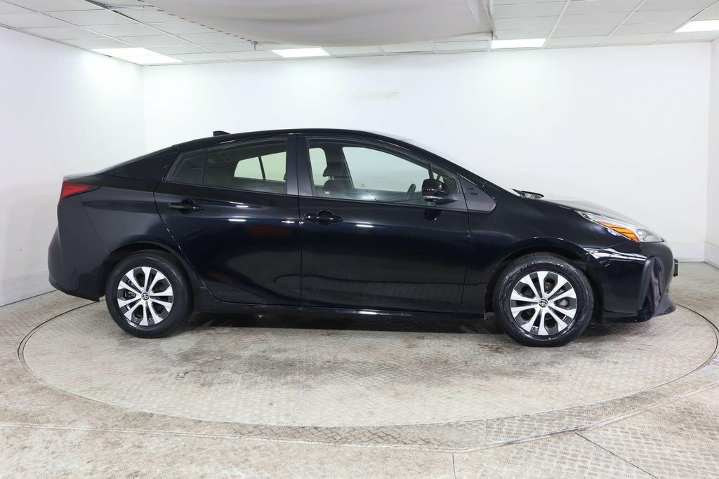 Toyota Prius Hatchback White #7