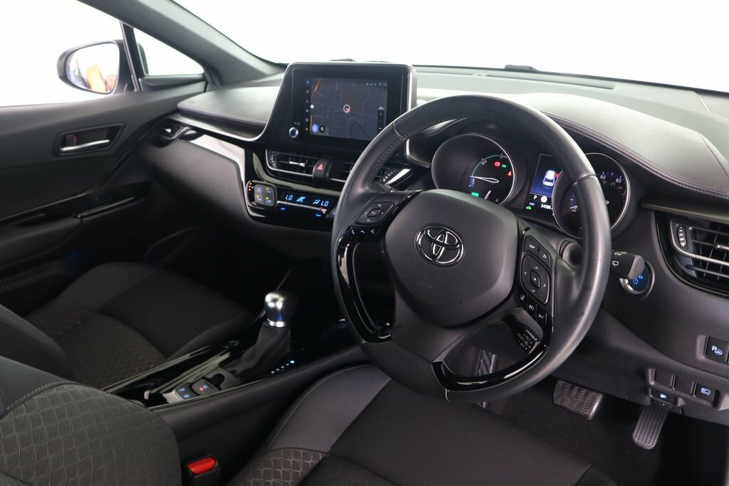 Toyota C-Hr 1.8L Design LS72CKU White #2