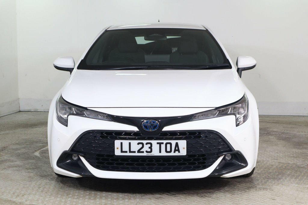 Toyota Corolla 1.8L Icon White #2
