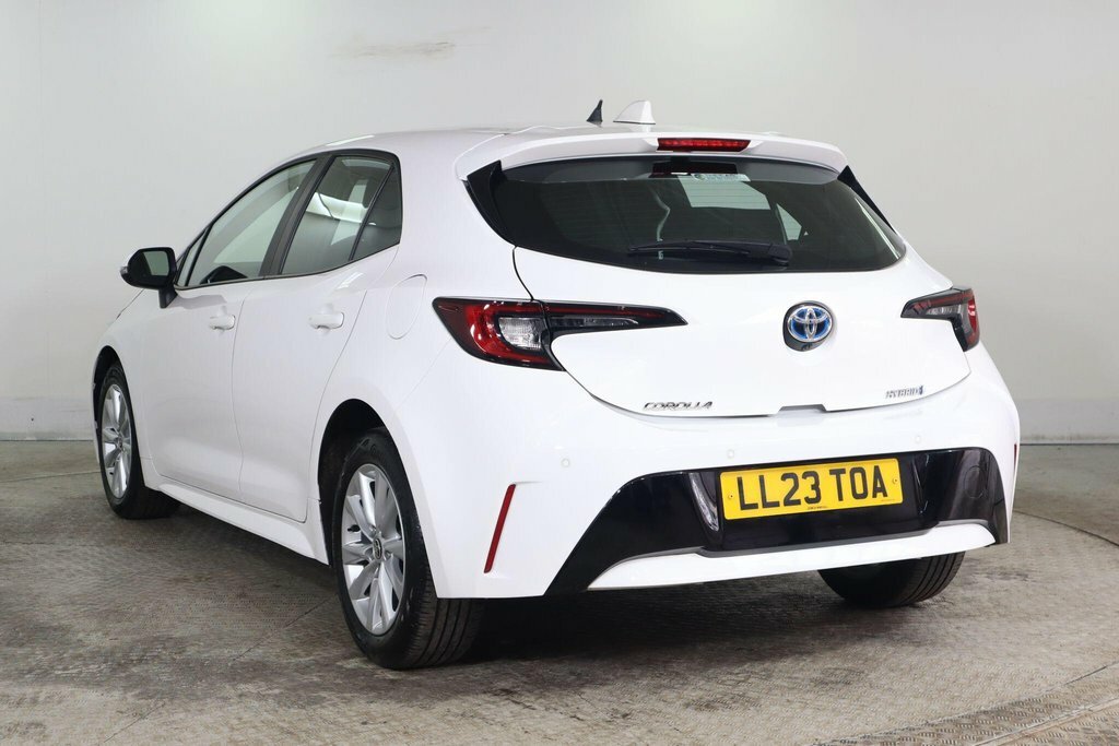 Toyota Corolla 1.8L Icon White #4
