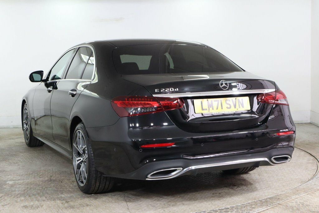 Mercedes-Benz E Class 2L Amg Line Black #4