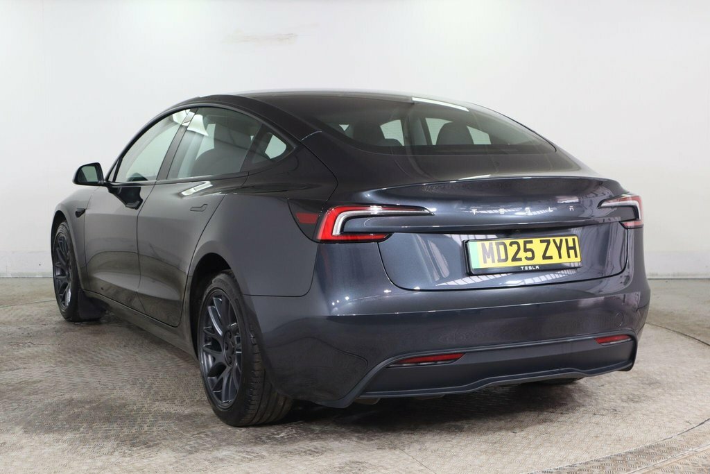 Tesla Model 3 Saloon Grey #4