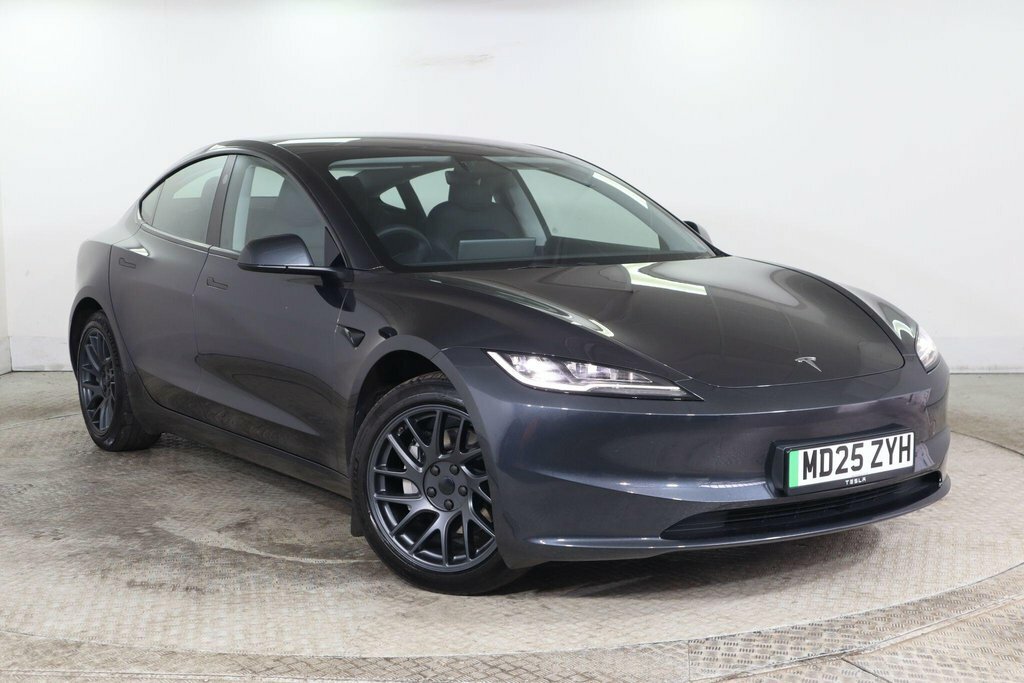 Tesla Model 3 Saloon Grey