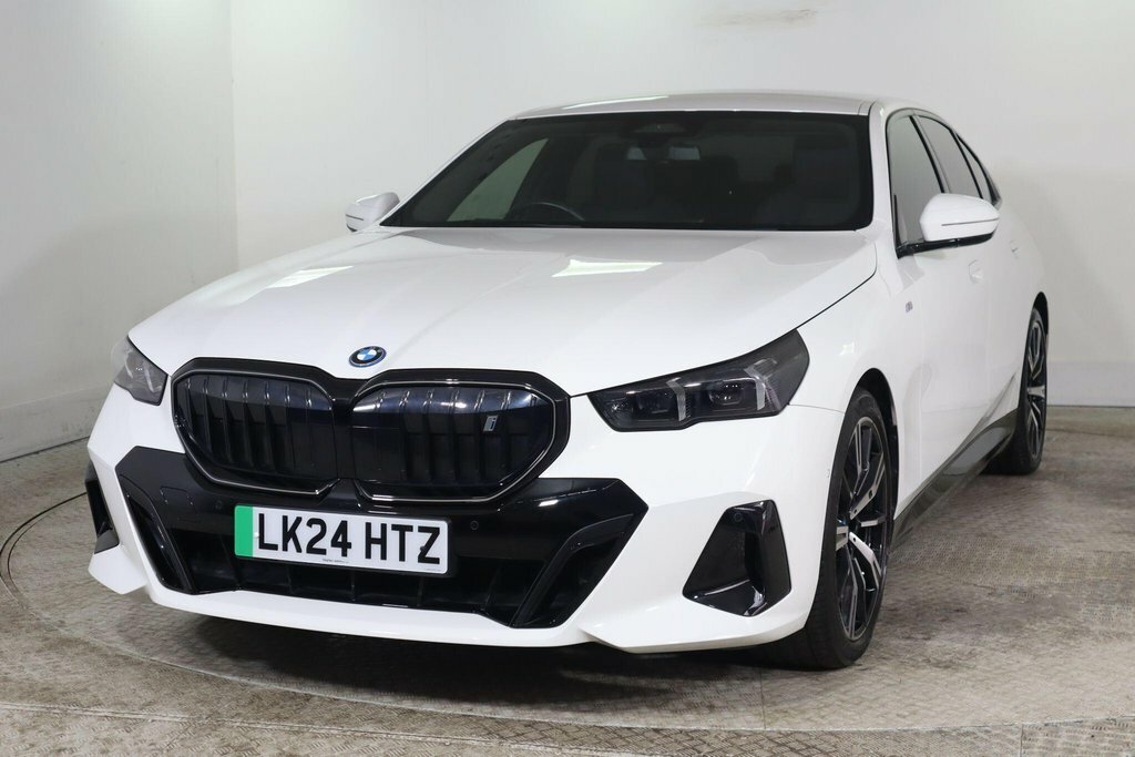 BMW i5 Saloon White #3