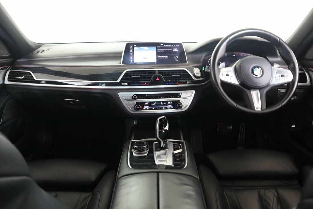 BMW 7 Series M Sport Black #10