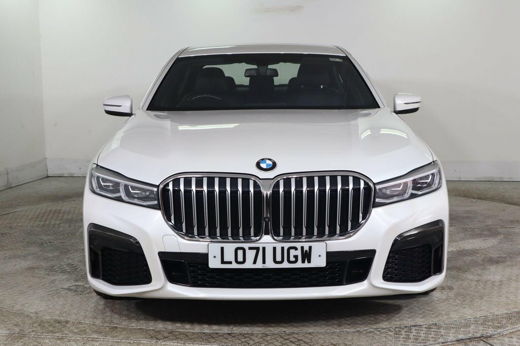 BMW 7 Series 3L M Sport White #2