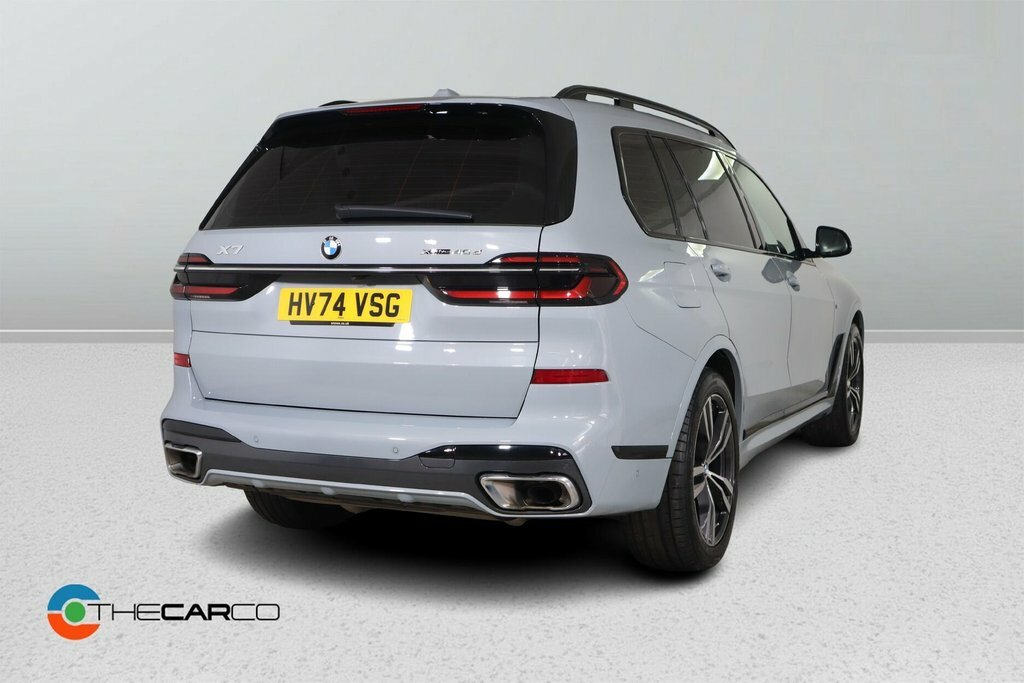 BMW X7 Xdrive40i Mht M Sport Step White #9