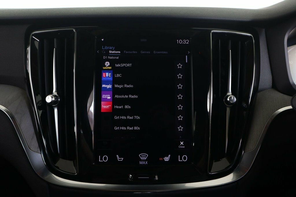 Volvo V60 2L R-design Black #34