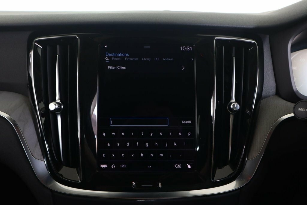 Volvo V60 2L R-design Black #32