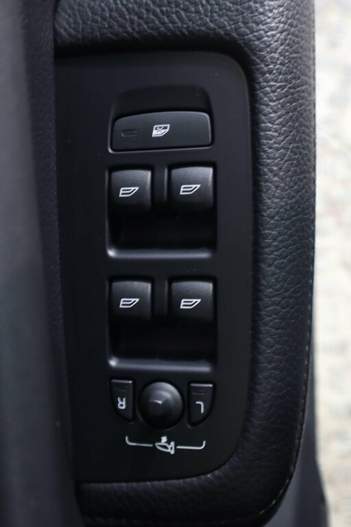 Volvo V60 2L R-design Black #23