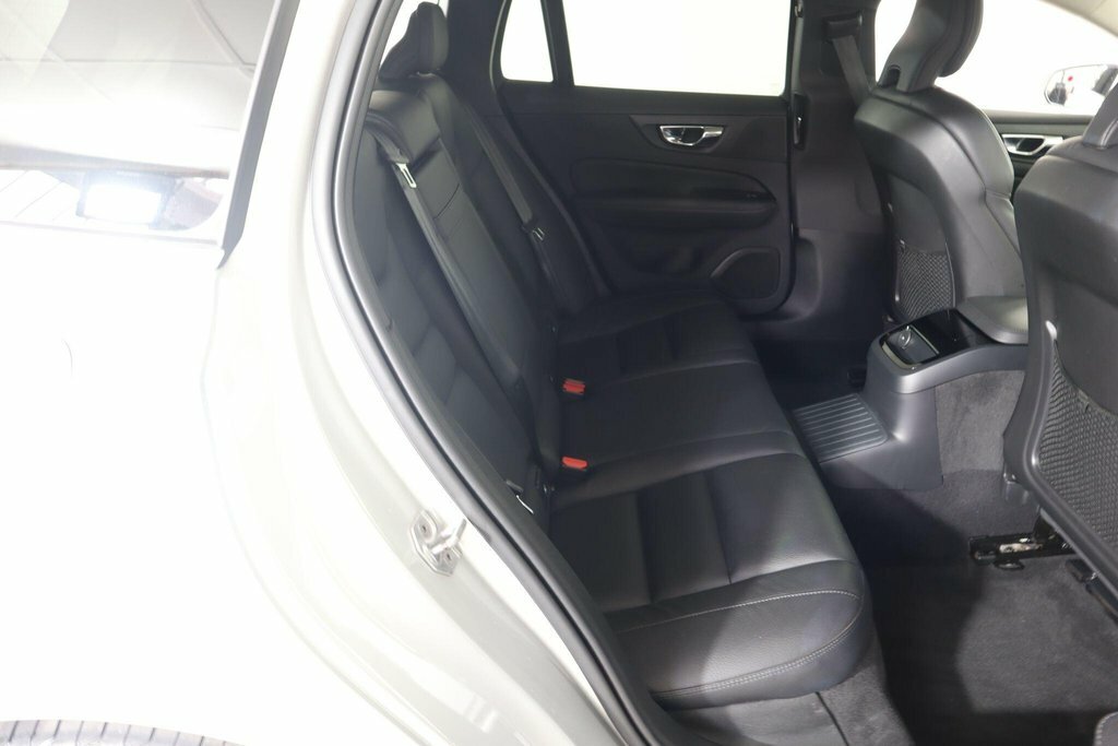Volvo V60 2L R-design Black #12