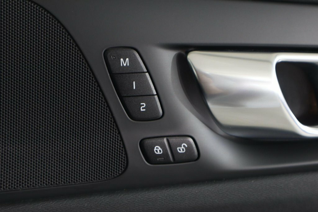Volvo V60 2L R-design Black #22