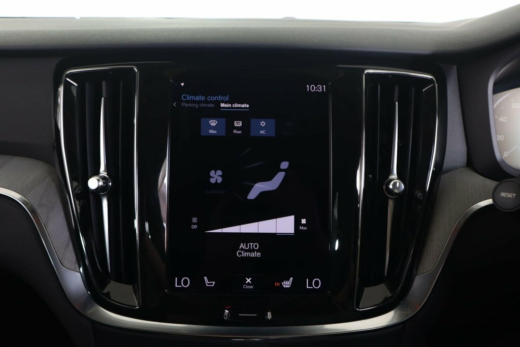 Volvo V60 2L R-design Black #30