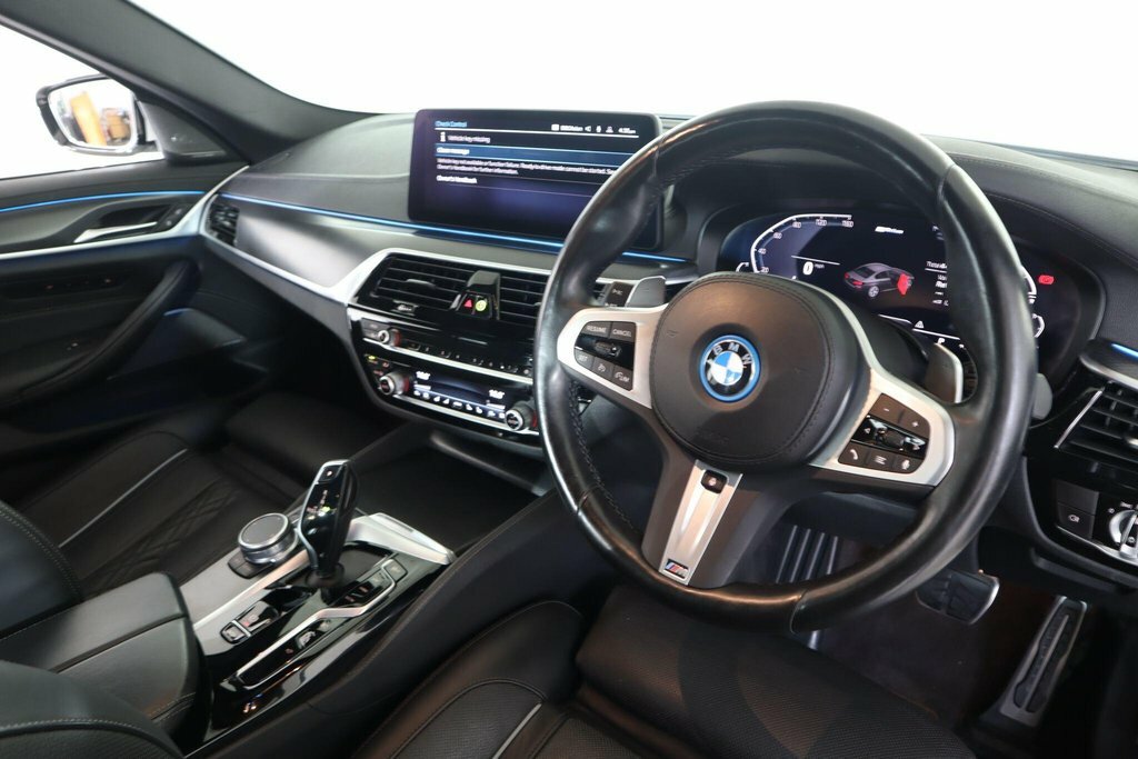BMW 5 Series 2L M Sport White #2