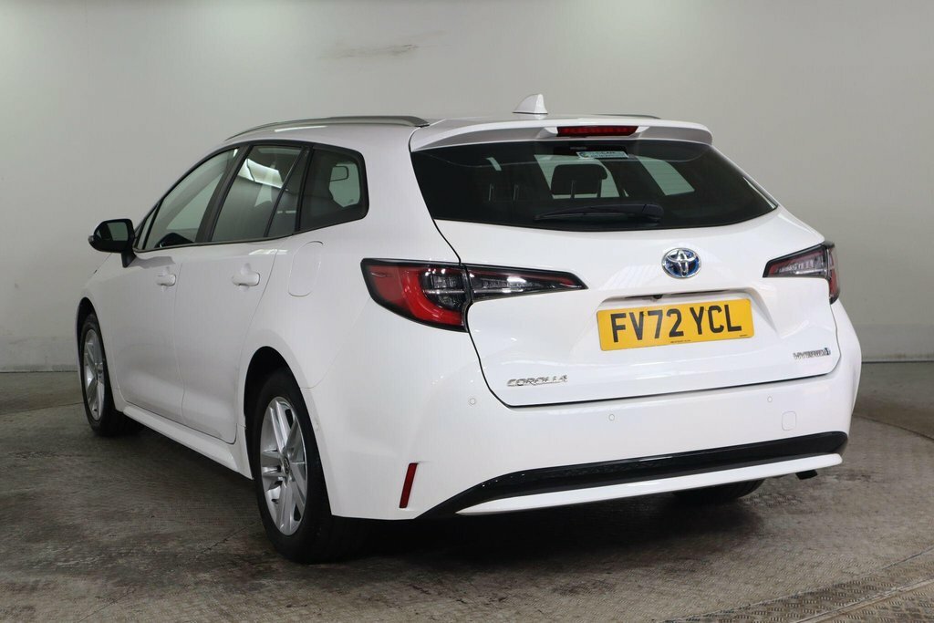 Toyota Corolla 1.8L Icon Tech White #4