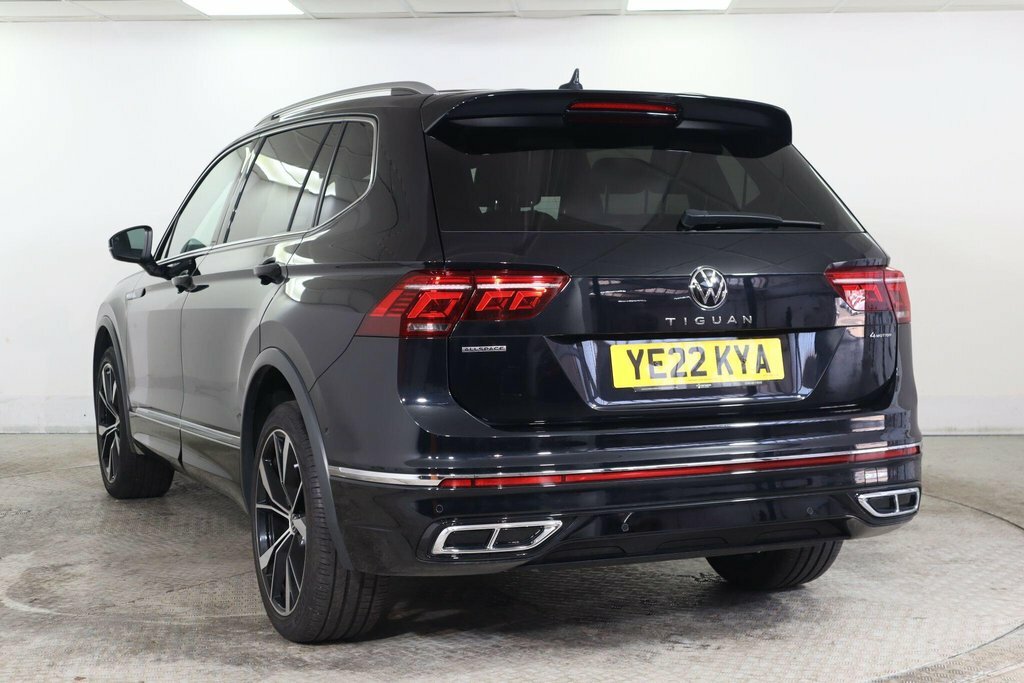 Volkswagen Tiguan Allspace 2L R-line Black #4