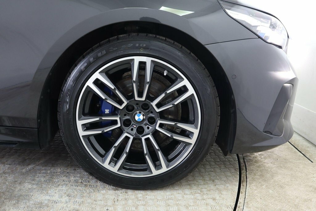 BMW 5 Series 530E M Sport Black #29