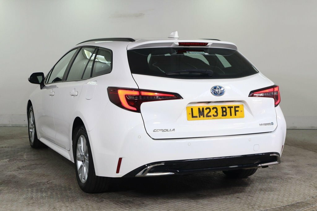 Toyota Corolla 1.8L Icon White #4