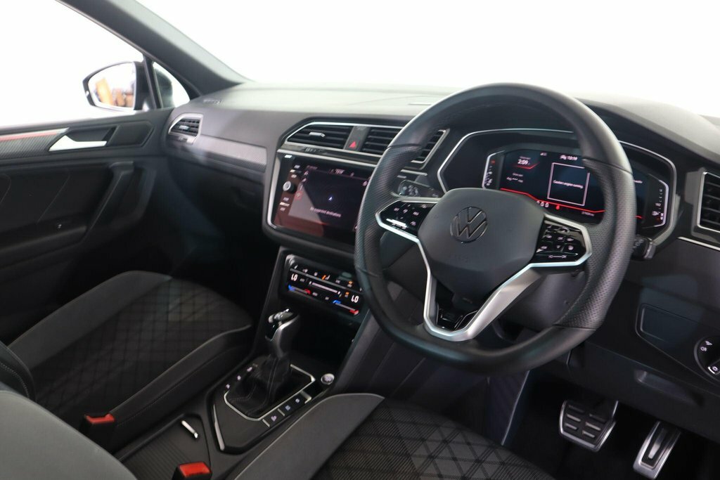 Volkswagen Tiguan 1.5L R-line VF21JVK Black #2