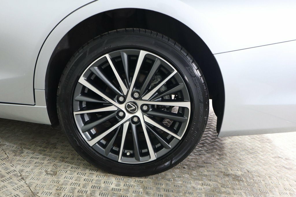 Lexus ES 300H 2.5 Cvt Premium Edition Green #34