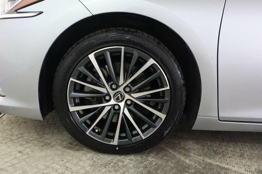 Lexus ES 300H 2.5 Cvt Premium Edition Green #35