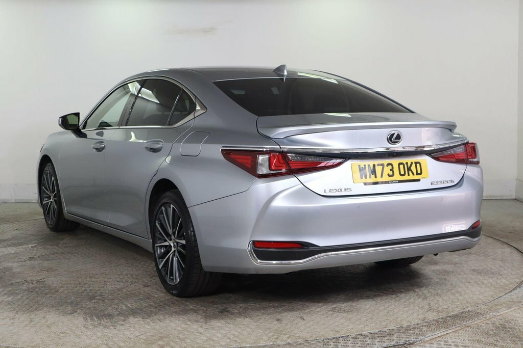 Lexus ES Saloon Silver #4