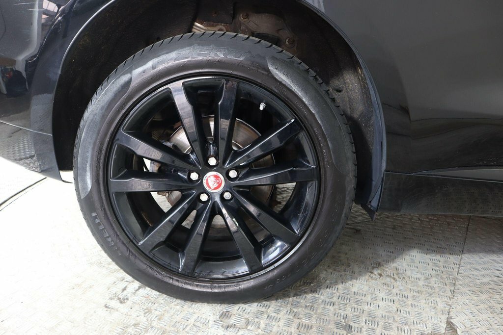Jaguar F-Pace 2.0 I4 180Ps R-sport Awd Black #26
