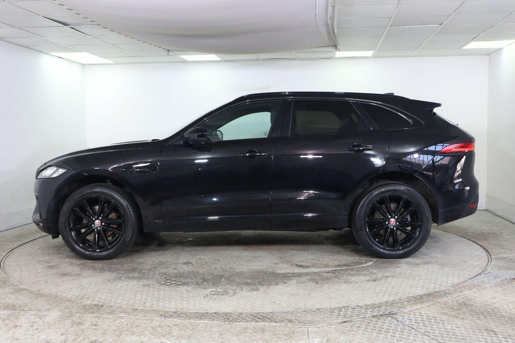 Jaguar F-Pace 2L Chequered Flag Black #5