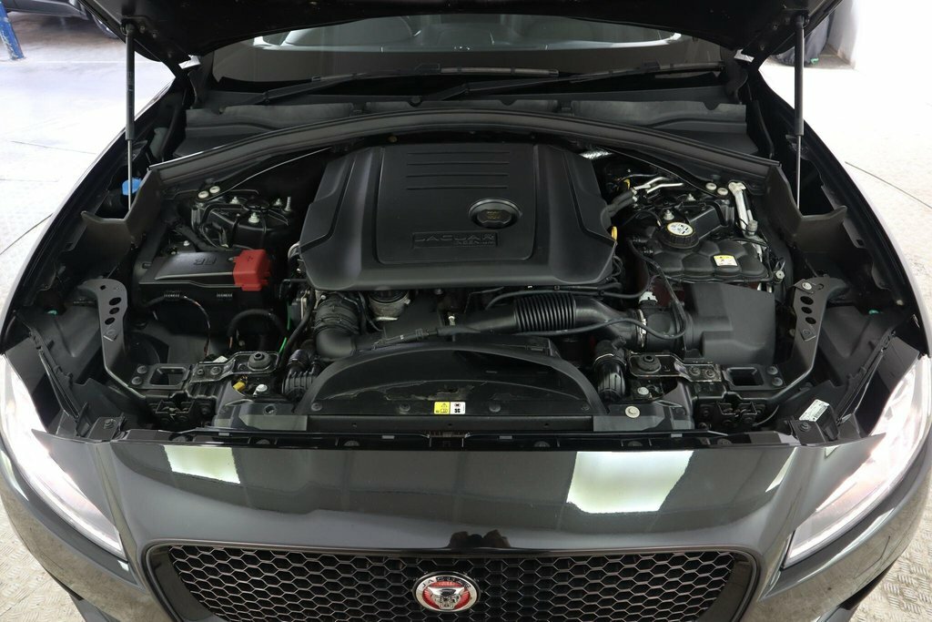 Jaguar F-Pace 2.0 I4 180Ps R-sport Awd Black #24