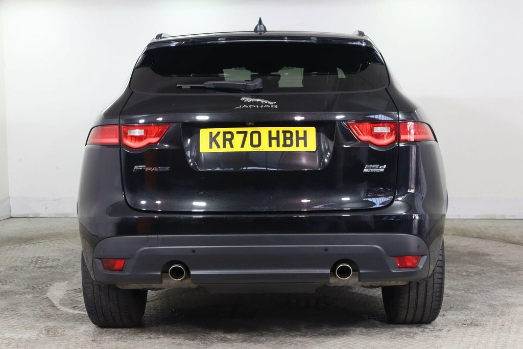 Jaguar F-Pace 2L Chequered Flag Black #6