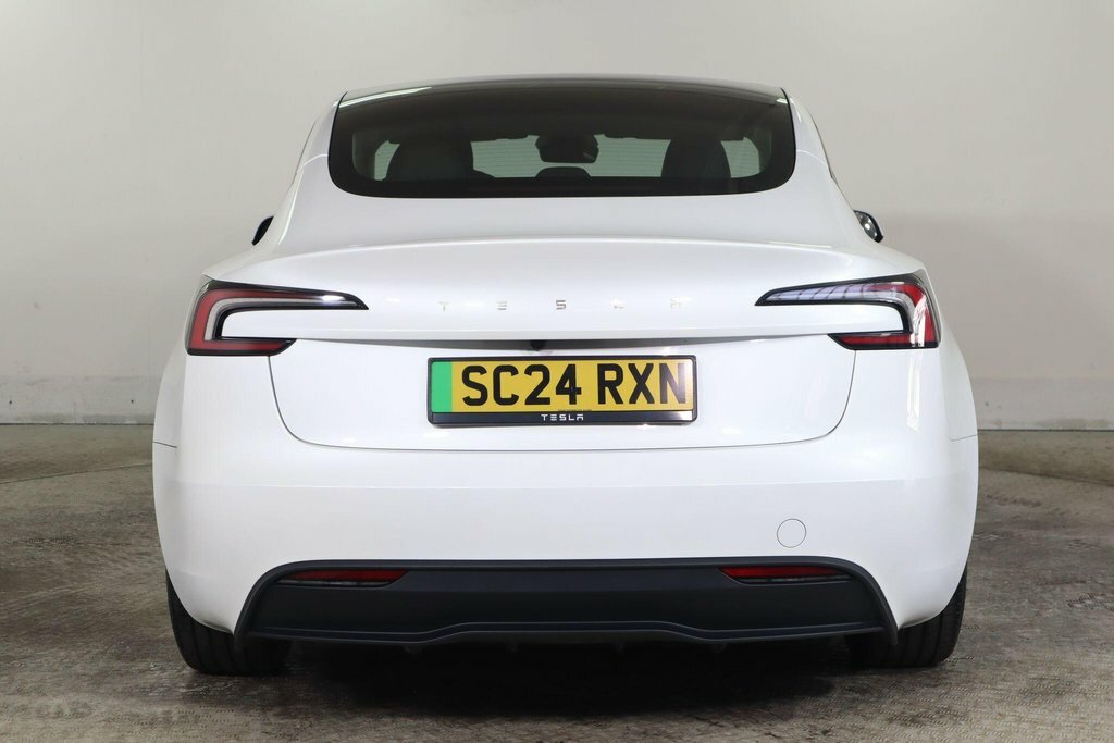 Tesla Model 3 Saloon White #6