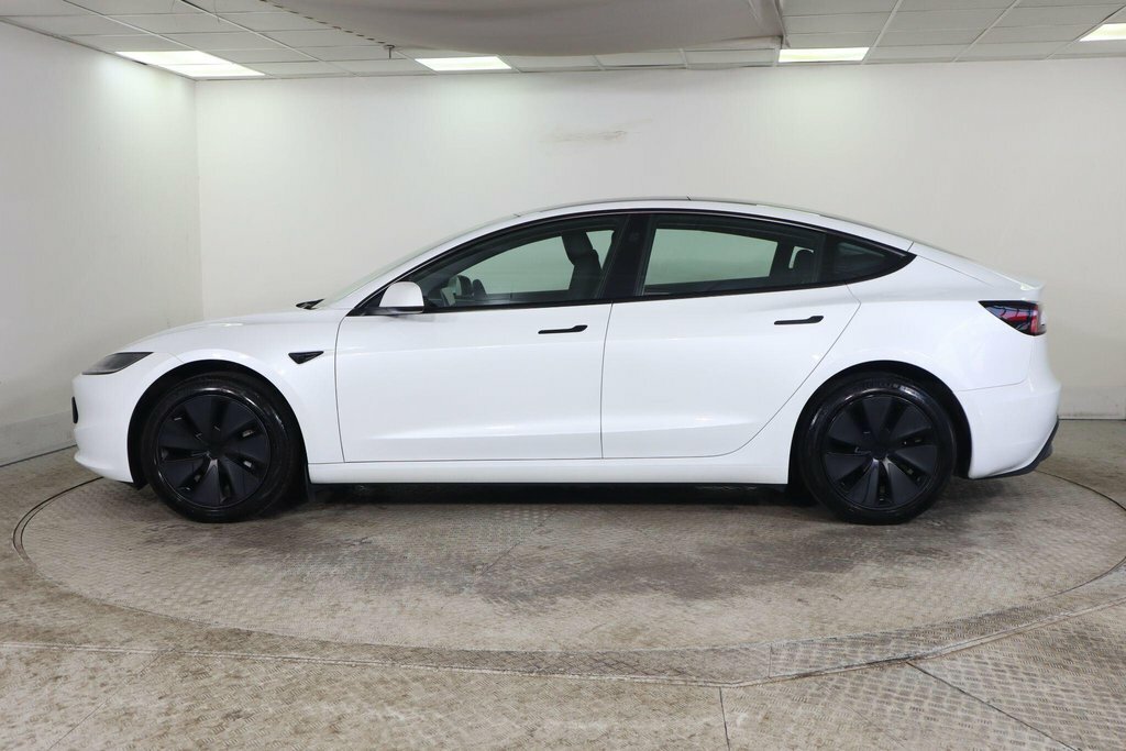 Tesla Model 3 Saloon White #5