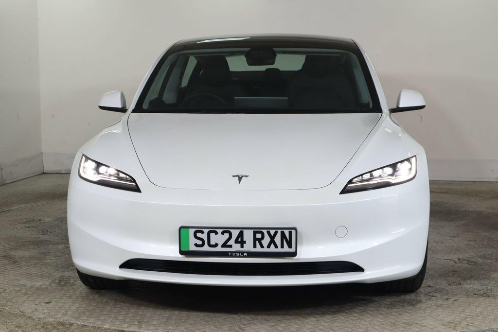 Tesla Model 3 Saloon White #2