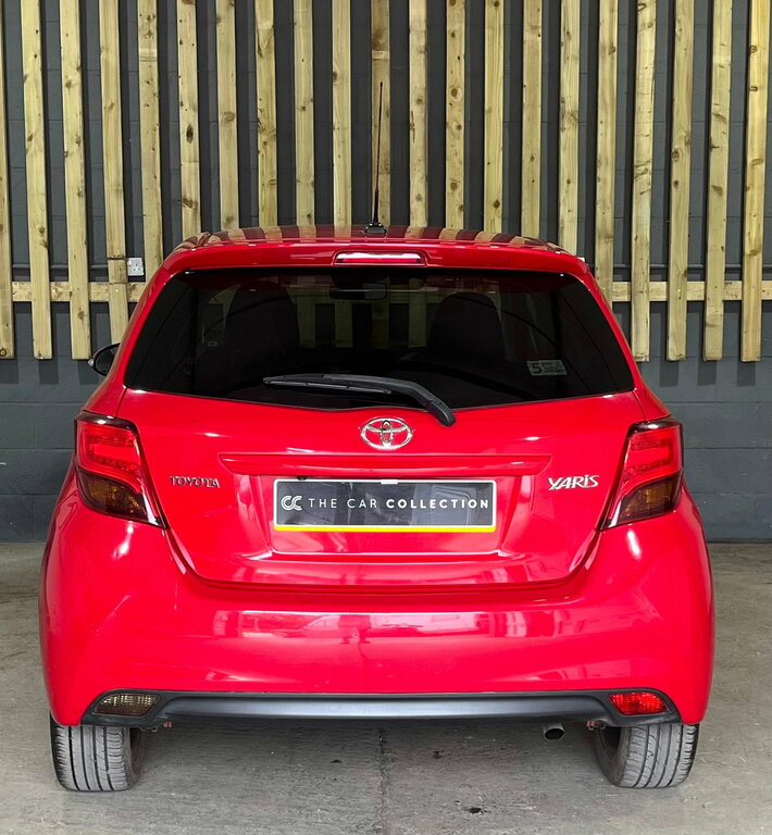 Toyota Yaris 1.33 Dual Vvt-i Design Hatchback VU17JMV Red #6