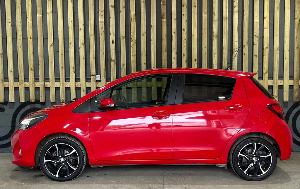 Toyota Yaris 1.33 Dual Vvt-i Design Hatchback VU17JMV Red #4