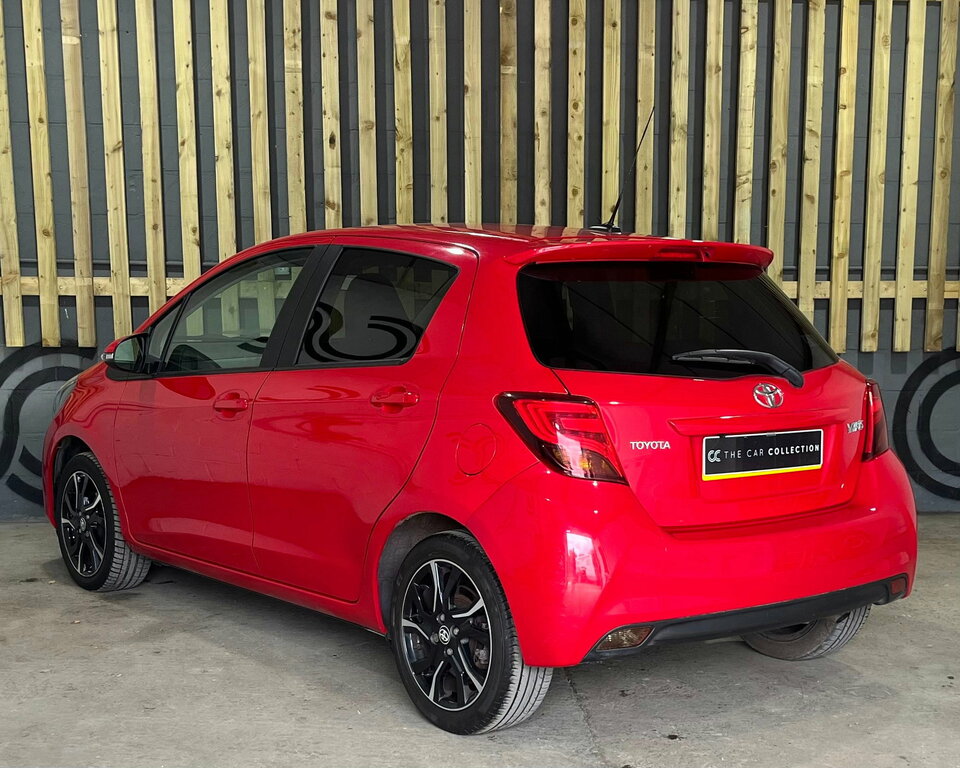 Toyota Yaris 1.33 Dual Vvt-i Design Hatchback VU17JMV Red #5