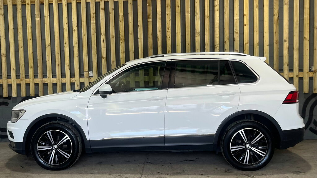 Volkswagen Tiguan 2.0 Tdi Se Navigation Suv Dsg 4Motion E EN18EJX White #4