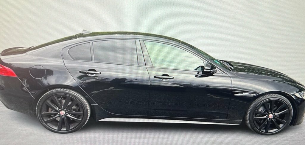 Jaguar XE Saloon Black