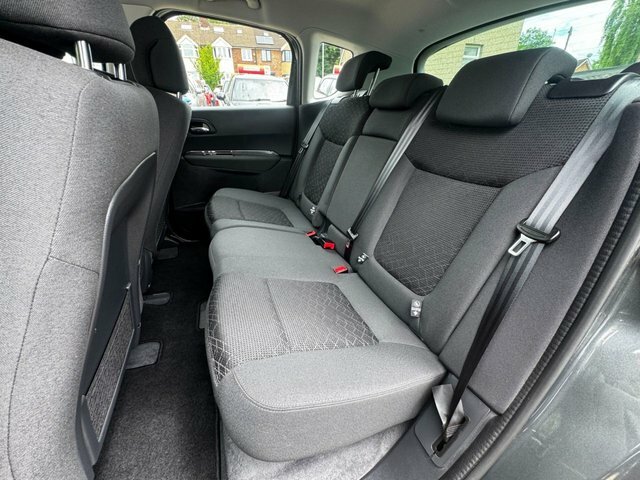 Peugeot 3008 3008 Allure Bluehdi Ss Silver #30
