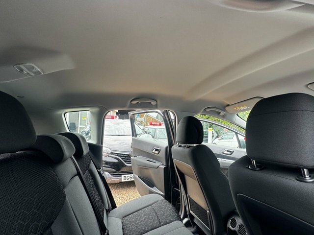 Peugeot 3008 3008 Allure Bluehdi Ss Silver #38